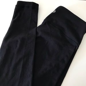 black Lululemon wunder under leggings, size 2